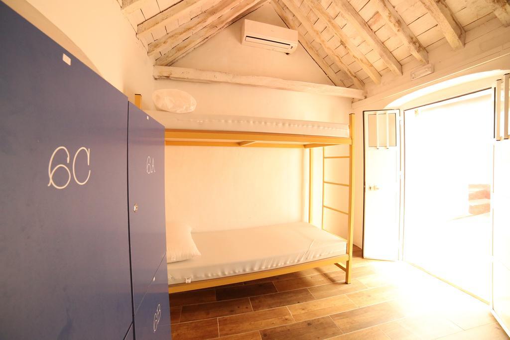 Wake Up In Tarifa Hostel & Restaurant Lounge Kamer foto